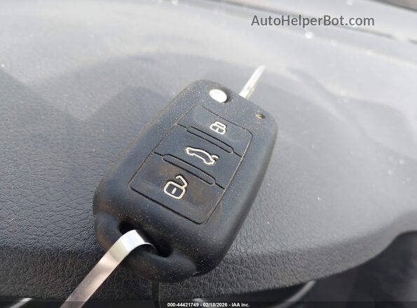 3VW2B7AJ6HM396363 2017 VOLKSWAGEN JETTA Red Вид панелі приладів