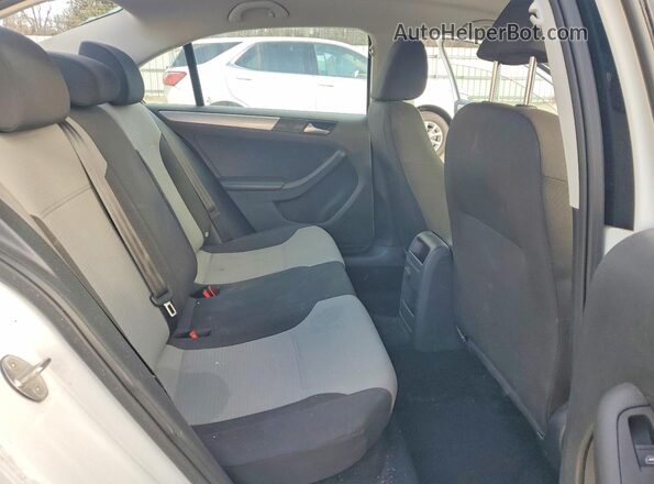 3VW2B7AJ7HM414529 2017 VOLKSWAGEN JETTA White Vista de los asientos traseros
