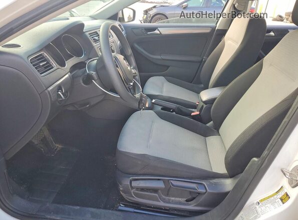 3VW2B7AJ7HM414529 2017 VOLKSWAGEN JETTA White Vista interior delantera