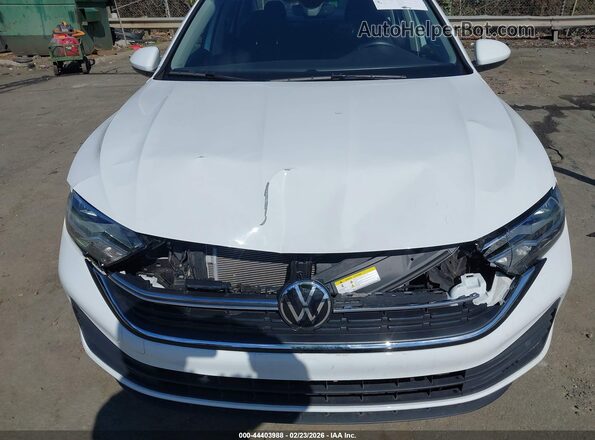 3VW4M7BU6RM010795 2024 VOLKSWAGEN JETTA White Widok z przodu