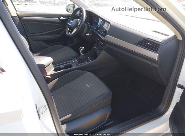 3VW4M7BU6RM010795 2024 VOLKSWAGEN JETTA White Widok wnętrza z przodu