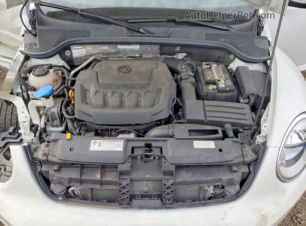 3VW5DAAT0JM504472 2018 VOLKSWAGEN BEETLE White Вид задньої частини салону