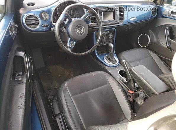 3VW5DAAT7JM515274 2018 VOLKSWAGEN BEETLE Синий Вид панели приборов