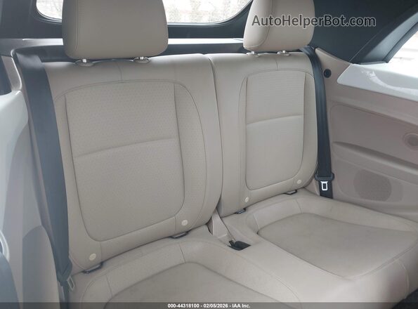 3VW5DAAT8KM504804 2019 VOLKSWAGEN BEETLE White 