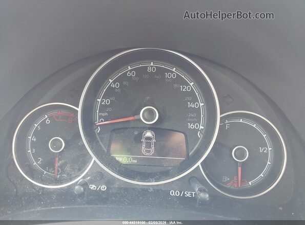 3VW5DAAT8KM504804 2019 VOLKSWAGEN BEETLE White 