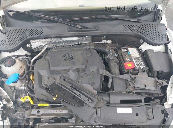 3VW5DAAT8KM504804 2019 VOLKSWAGEN BEETLE White 