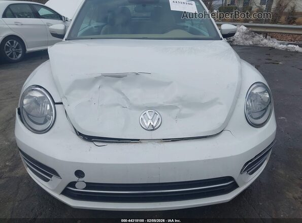 3VW5DAAT8KM504804 2019 VOLKSWAGEN BEETLE White 