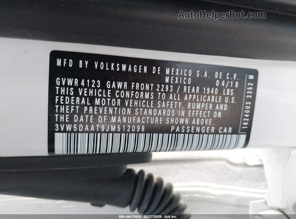 3VW5DAAT9JM512098 2018 VOLKSWAGEN BEETLE White 