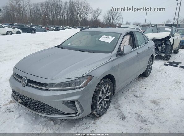 3VW5W7BU2TM004594 2026 VOLKSWAGEN JETTA Gray წინა მარცხენა ხედი სამი მეოთხედიდან