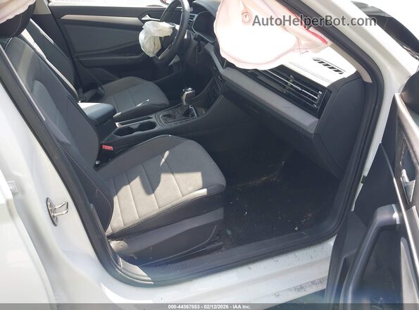 3VW7X7BU1SM069716 2025 VOLKSWAGEN JETTA White წინა სალონის ხედი