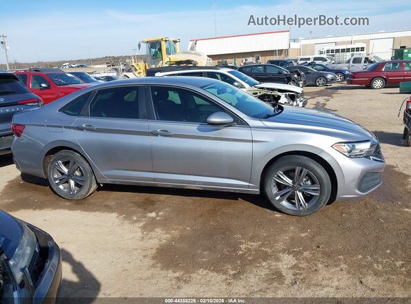 3VWEM7BU2RM035813 2024 VOLKSWAGEN JETTA Gray Vista interior trasera