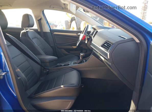 3VWEM7BU5RM048667 2024 VOLKSWAGEN JETTA Blue Front interior view