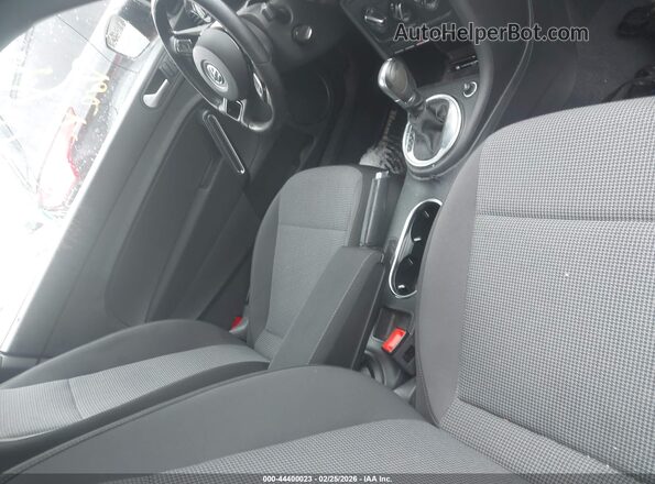3VWF17AT9HM615080 2017 VOLKSWAGEN BEETLE Orange 