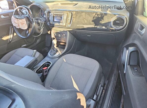 3VWFD7AT0KM706446 2019 VOLKSWAGEN BEETLE Black 