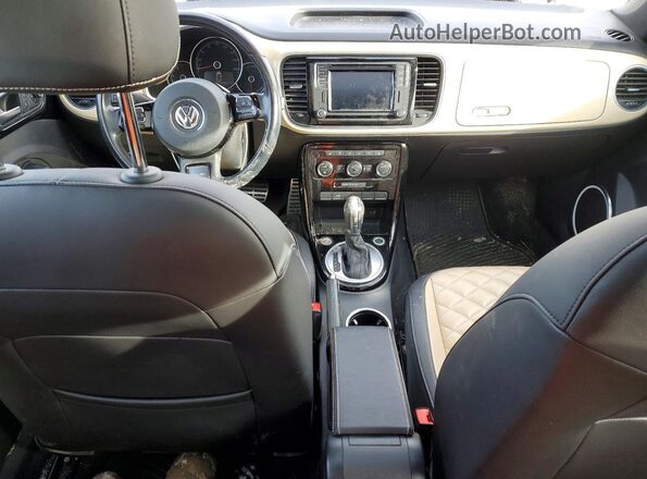 3VWFD7AT9KM719325 2019 VOLKSWAGEN BEETLE Серебряный 