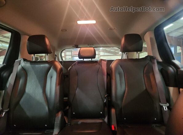 KNDNB4H37N6169779 2022 KIA CARNIVAL Silver 