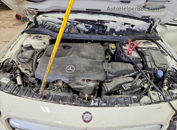 WDCTG4GB5HJ287794 2017 MERCEDES-BENZ GLA White Widok komory silnika