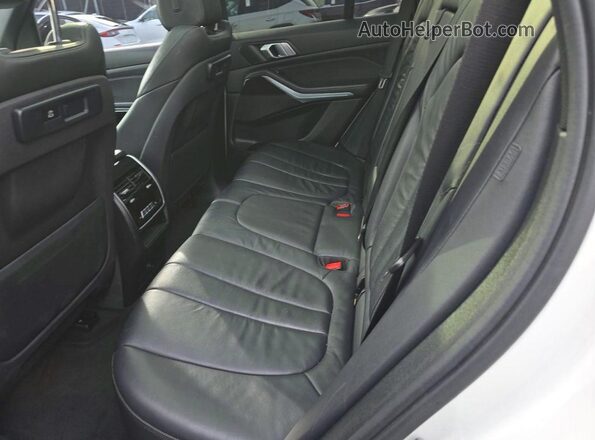 5UXCR6C55KLK82410 2019 BMW X5 White 