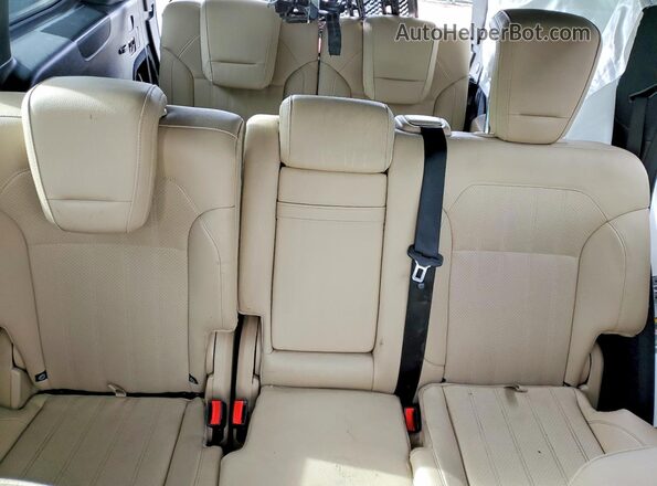 4JGDF6EE4JB175389 2018 MERCEDES-BENZ GLS White Հետևի նստատեղերի տեսք