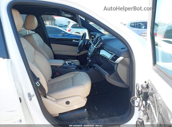 4JGDF6EE9HA962063 2017 MERCEDES-BENZ GLS 450 White Vista interior delantera