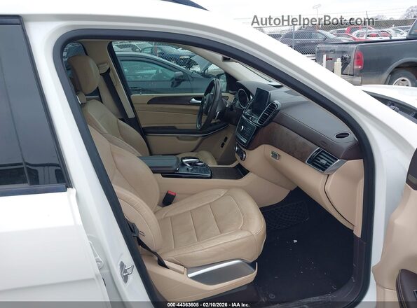 4JGDF7DE6HA833401 2017 MERCEDES-BENZ GLS 550 White Vista interior delantera