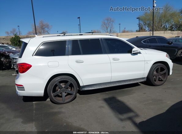 4JGDF7EE3GA670753 2016 MERCEDES-BENZ AMG White Вид задньої частини салону