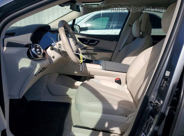 4JGDM2DB8SA036105 2025 MERCEDES-BENZ EQS Gray წინა სალონის ხედი