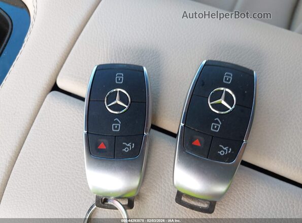 4JGFB4EB7SB379555 2025 MERCEDES-BENZ GLE 350 Красный Вид панели приборов
