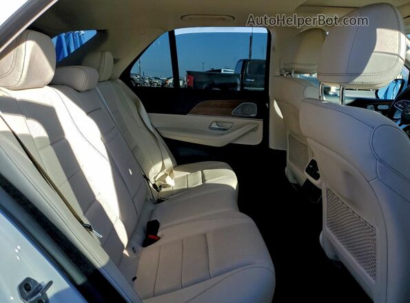 4JGFB4JB7NA776103 2022 MERCEDES-BENZ GLE White Widok wnętrza z tyłu
