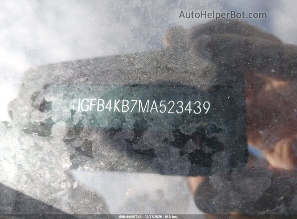 4JGFB4KB7MA523439 2021 MERCEDES-BENZ GLE 350 Gold Vista del compartimento del motor