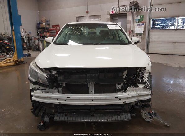 4S3BNAF69J3044784 2018 SUBARU LEGACY White Widok wnętrza z tyłu