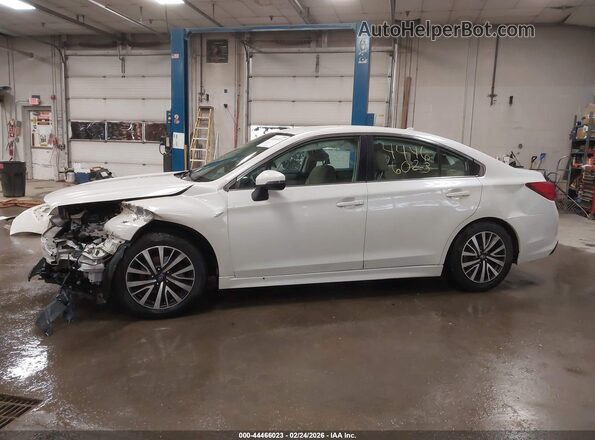 4S3BNAF69J3044784 2018 SUBARU LEGACY White 
