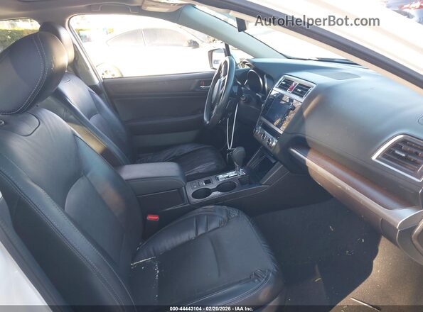 4S3BNAN66H3057522 2017 SUBARU LEGACY White Widok wnętrza z przodu