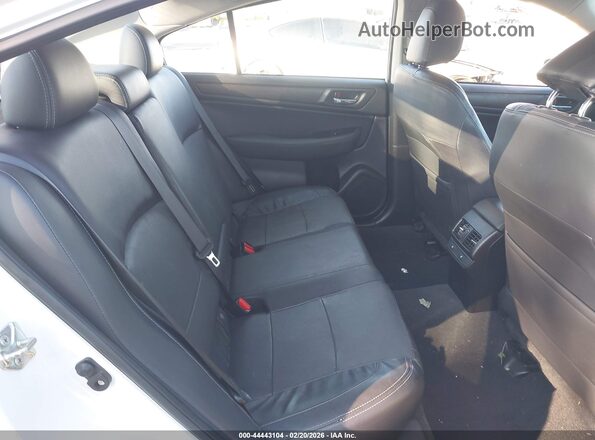 4S3BNAN66H3057522 2017 SUBARU LEGACY White Widok naklejki z numerem VIN