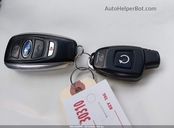 4S3BNAS68H3065951 2017 SUBARU LEGACY White Вид панелі приладів