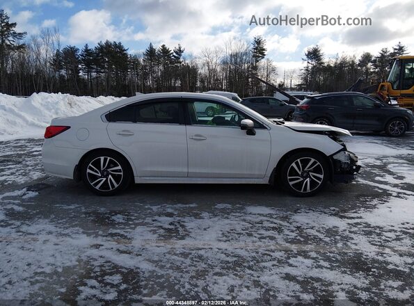 4S3BNAS68H3065951 2017 SUBARU LEGACY White Вид задньої частини салону