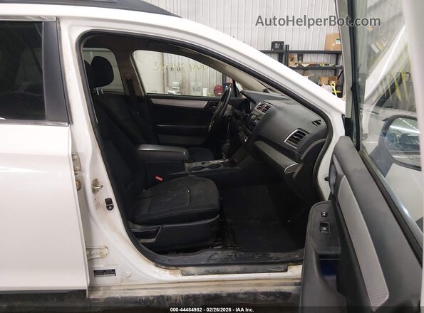 4S4BSACC0H3325901 2017 SUBARU OUTBACK White Widok wnętrza z przodu