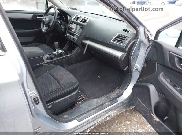 4S4BSAFC0H3322332 2017 SUBARU OUTBACK Silver Widok wnętrza z przodu