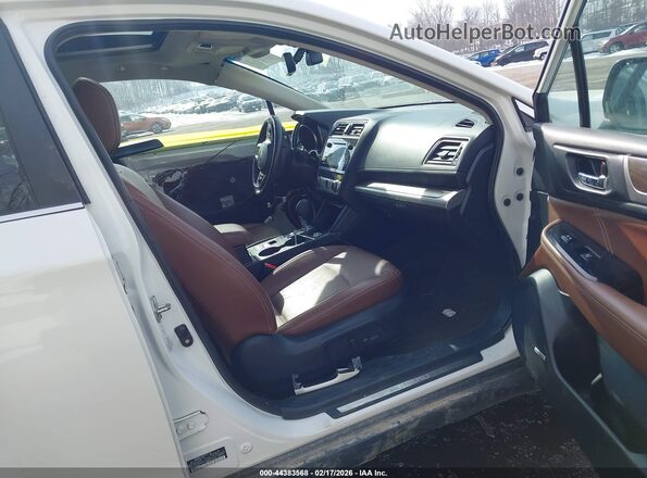 4S4BSATC6H3432581 2017 SUBARU OUTBACK White Widok wnętrza z przodu