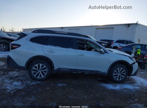 4S4BTAFC2N3236044 2022 SUBARU OUTBACK White Вид задньої частини салону