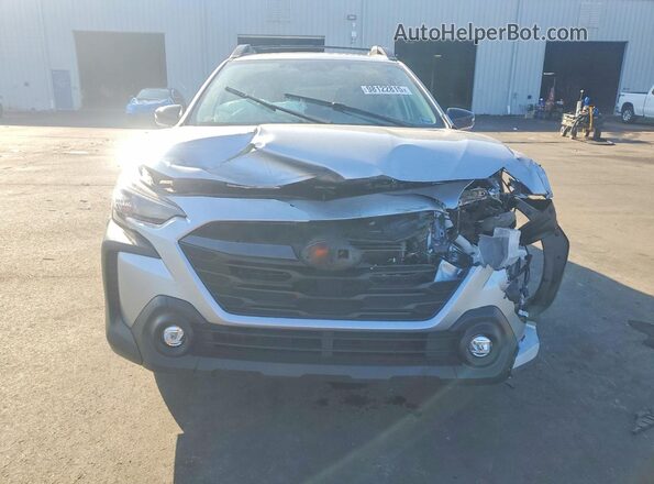 4S4BTAFC9S3114096 2025 SUBARU OUTBACK Серебряный Вид спереди