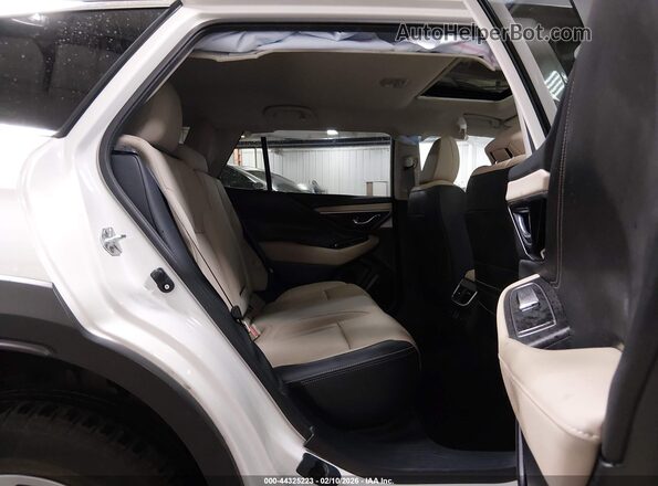 4S4BTANC7R3215004 2024 SUBARU OUTBACK White VIN կոդի պիտակի տեսք