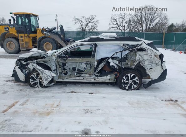 4S4BTAPC4N3131892 2022 SUBARU OUTBACK White Rear interior view