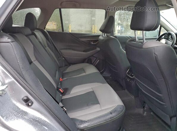 4S4BTGLD7R3156017 2024 SUBARU OUTBACK Silver Вид задньої частини салону