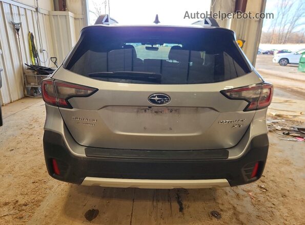 4S4BTGND4N3194361 2022 SUBARU OUTBACK Silver Rear view