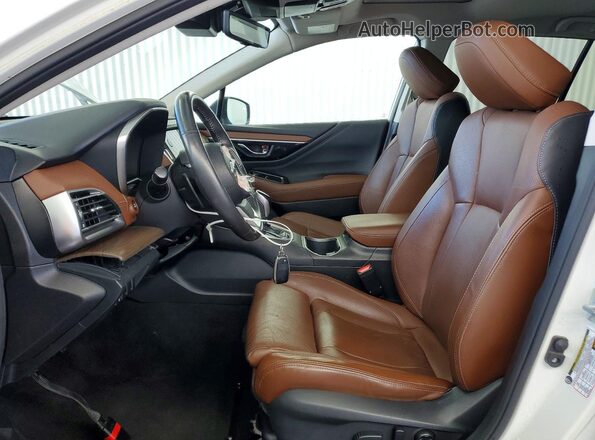 4S4BTGPD1R3116316 2024 SUBARU OUTBACK White Front interior view
