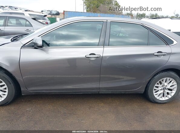 4T1BF1FK0HU800500 2017 TOYOTA LE Серый 