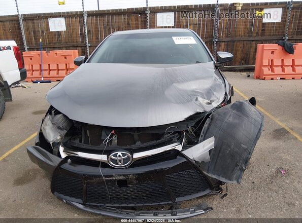 4T1BF1FK4HU737059 2017 TOYOTA CAMRY Серый Вид панели приборов