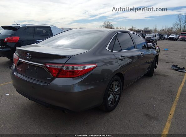 4T1BF1FK4HU737059 2017 TOYOTA CAMRY Серый Задняя правая четверть