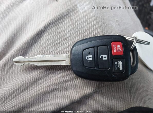 4T1BF1FK5HU374027 2017 TOYOTA CAMRY Silver 
